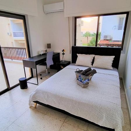 Cozy Beach Apt / 100 Mbit+ Netflix / Near Airport Larnaca Exterior foto