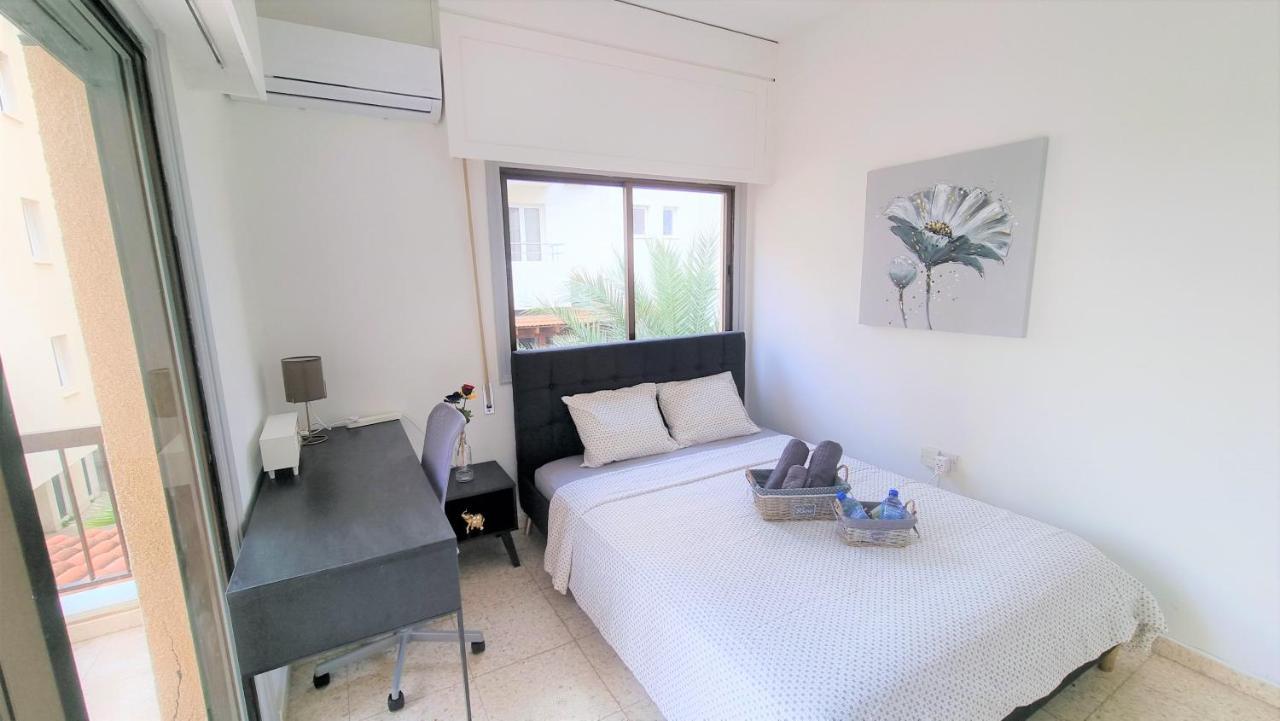 Cozy Beach Apt / 100 Mbit+ Netflix / Near Airport Larnaca Exterior foto