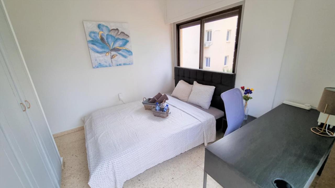 Cozy Beach Apt / 100 Mbit+ Netflix / Near Airport Larnaca Exterior foto