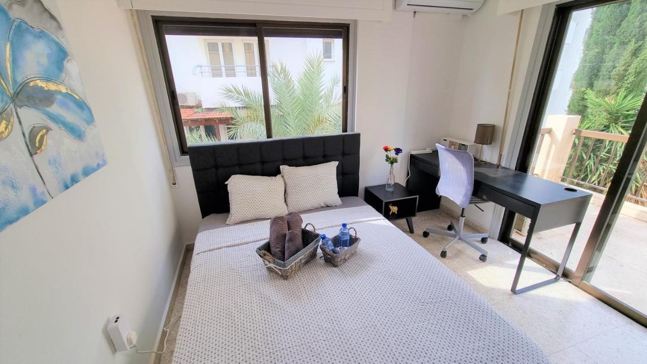 Cozy Beach Apt / 100 Mbit+ Netflix / Near Airport Larnaca Exterior foto