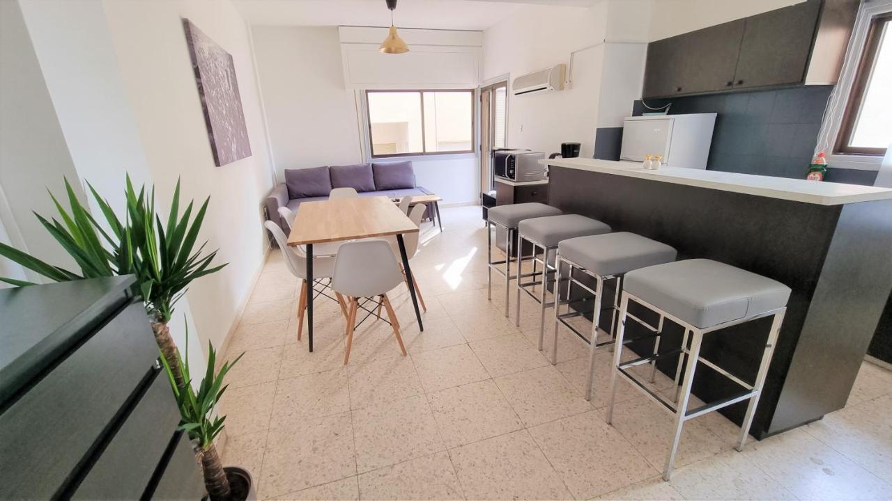 Cozy Beach Apt / 100 Mbit+ Netflix / Near Airport Larnaca Exterior foto